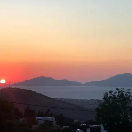 Moeses House بيت للعطل Asfendiou