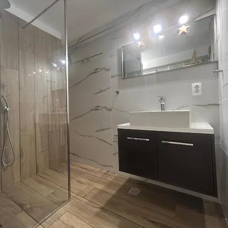 Moeses House * Asfendiou