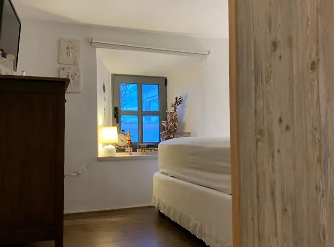 Moeses House Asfendiou